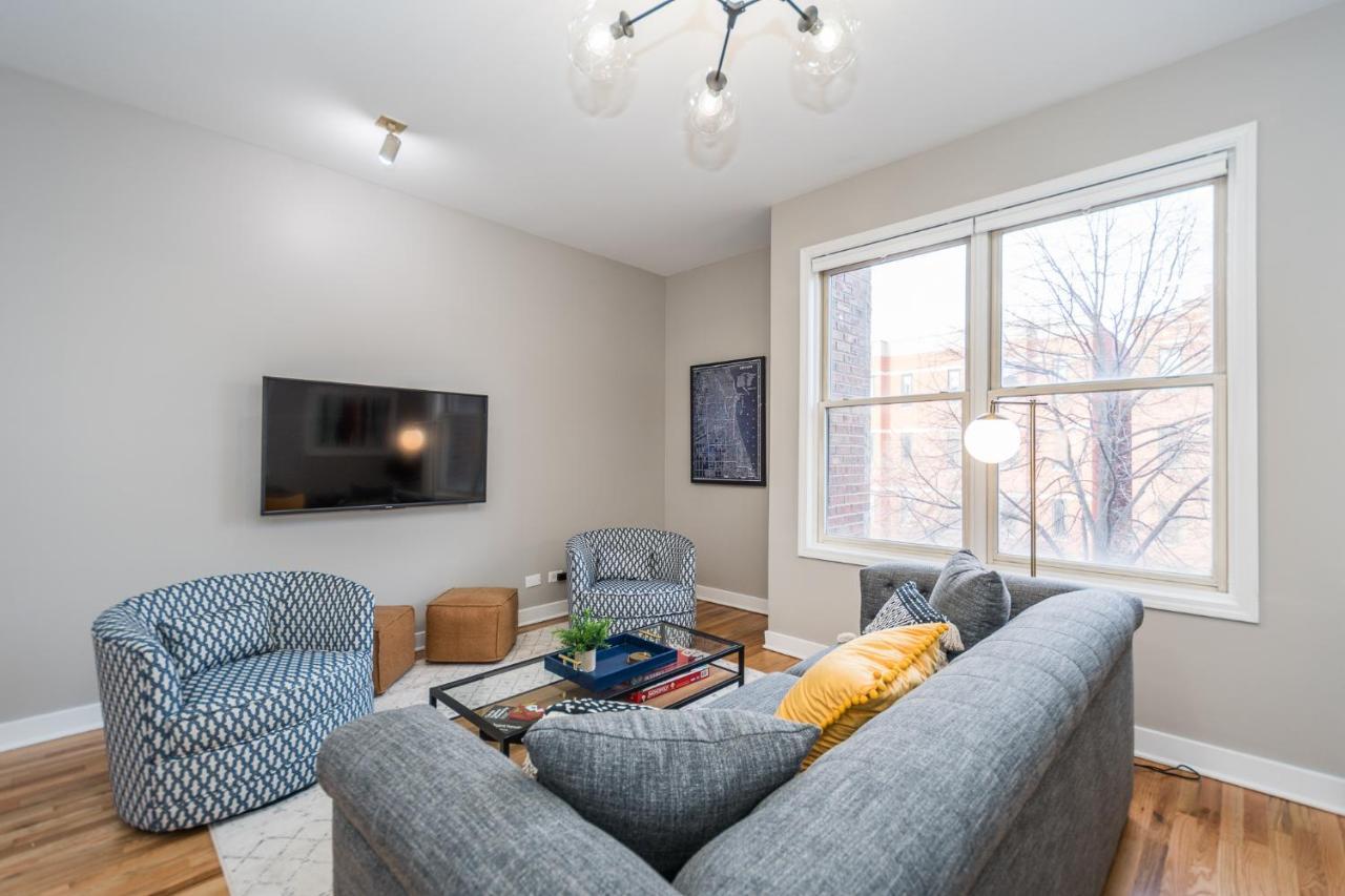 Vibrant And Modern 2-bedroom Near Downtown Apartment *